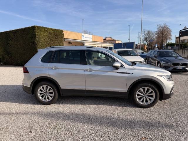 Volkswagen Tiguan 2.0 Tdi 150 Cv Life Dsg - immagine 8