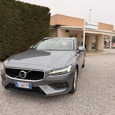 Volvo V60 2.0 d3 150 cv Momentum Geartronic