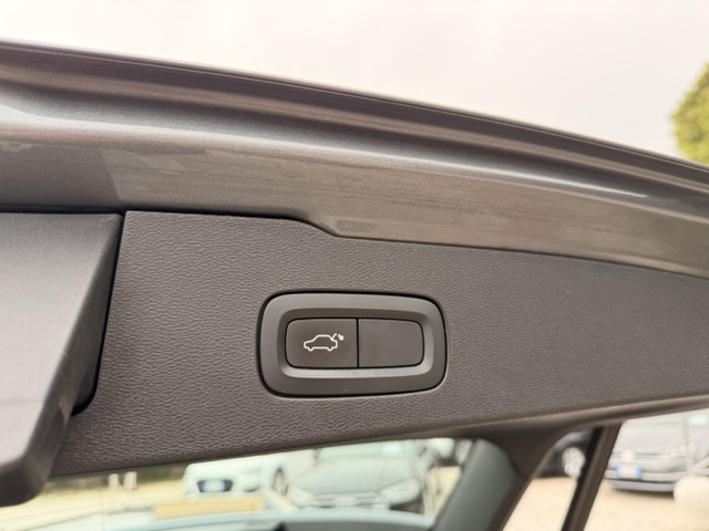 Volvo V60 2.0 d3 150 cv Momentum Geartronic - immagine 15