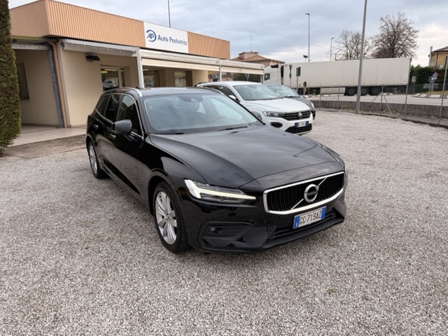 Volvo V60 2.0 b4 D 197 cv Momentum Business Pro auto - immagine 2