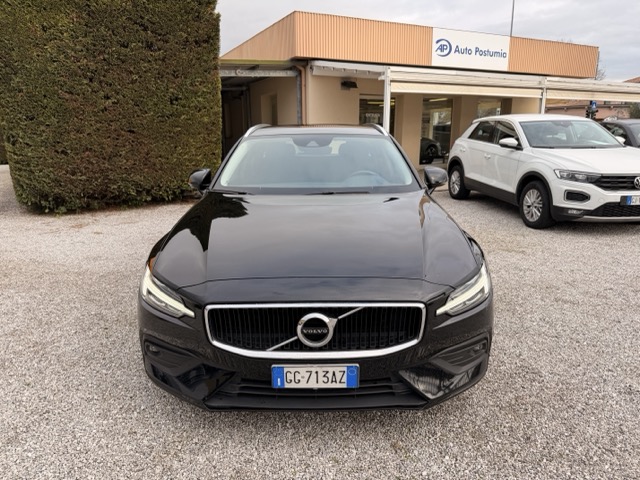Volvo V60 2.0 b4 D 197 cv Momentum Business Pro auto - immagine 3
