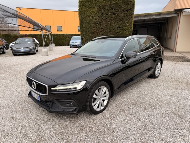 Volvo V60 2.0 b4 D 197 cv Momentum Business Pro auto - immagine 4
