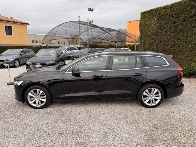 Volvo V60 2.0 b4 D 197 cv Momentum Business Pro auto - immagine 5