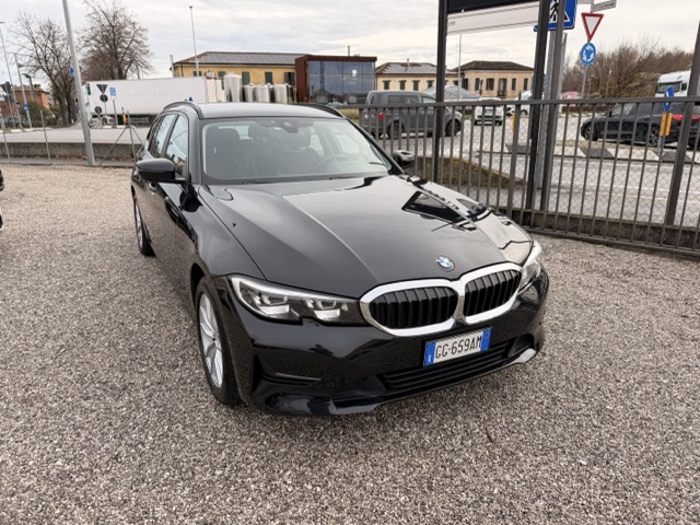 BMW 318 dTouring 318d Touring mhev 48V auto VirtualCockPit - immagine 4