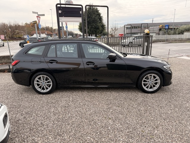 BMW 318 dTouring 318d Touring mhev 48V auto VirtualCockPit - immagine 6