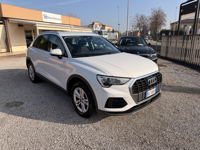 Audi Q3 35 2.0 tdi 150 cv Business s-tronic - immagine 2