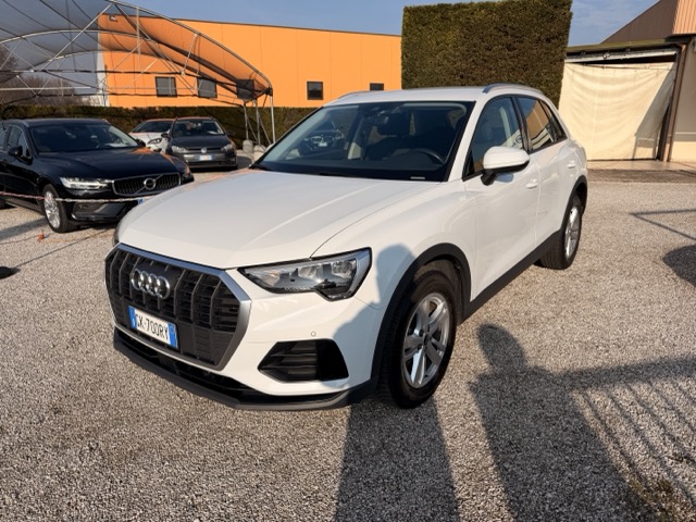 Audi Q3 35 2.0 tdi 150 cv Business s-tronic - immagine 4