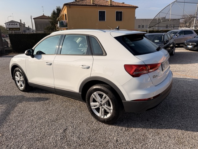 Audi Q3 35 2.0 tdi 150 cv Business s-tronic - immagine 6