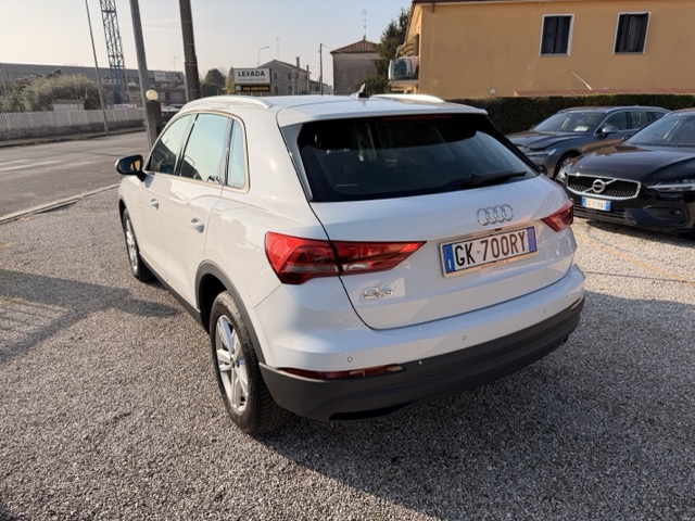 Audi Q3 35 2.0 tdi 150 cv Business s-tronic - immagine 7