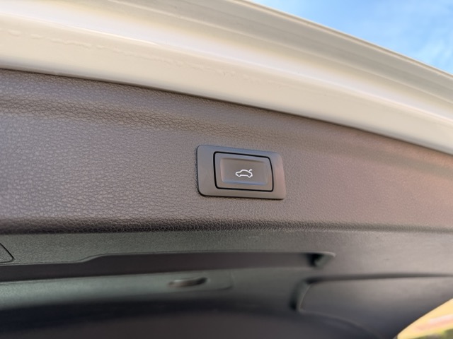 Audi Q3 35 2.0 tdi 150 cv Business s-tronic - immagine 17