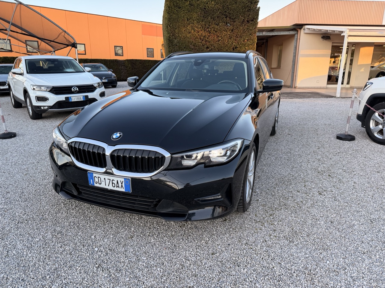 BMW 320 d Touring Xdrive 48V Automatico Business Advantage - immagine 4