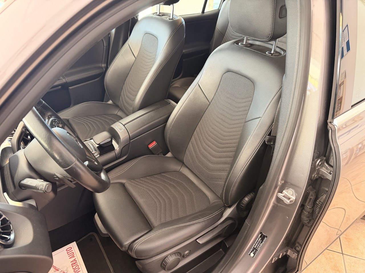 Mercedes-Benz GLB 180 CDI BUSINESS EXTRA AUTO 7 POSTI - immagine 9