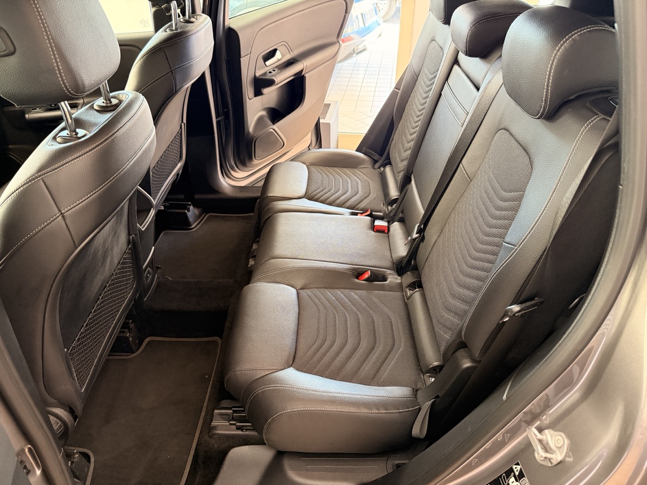 Mercedes-Benz GLB 180 CDI BUSINESS EXTRA AUTO 7 POSTI - immagine 11