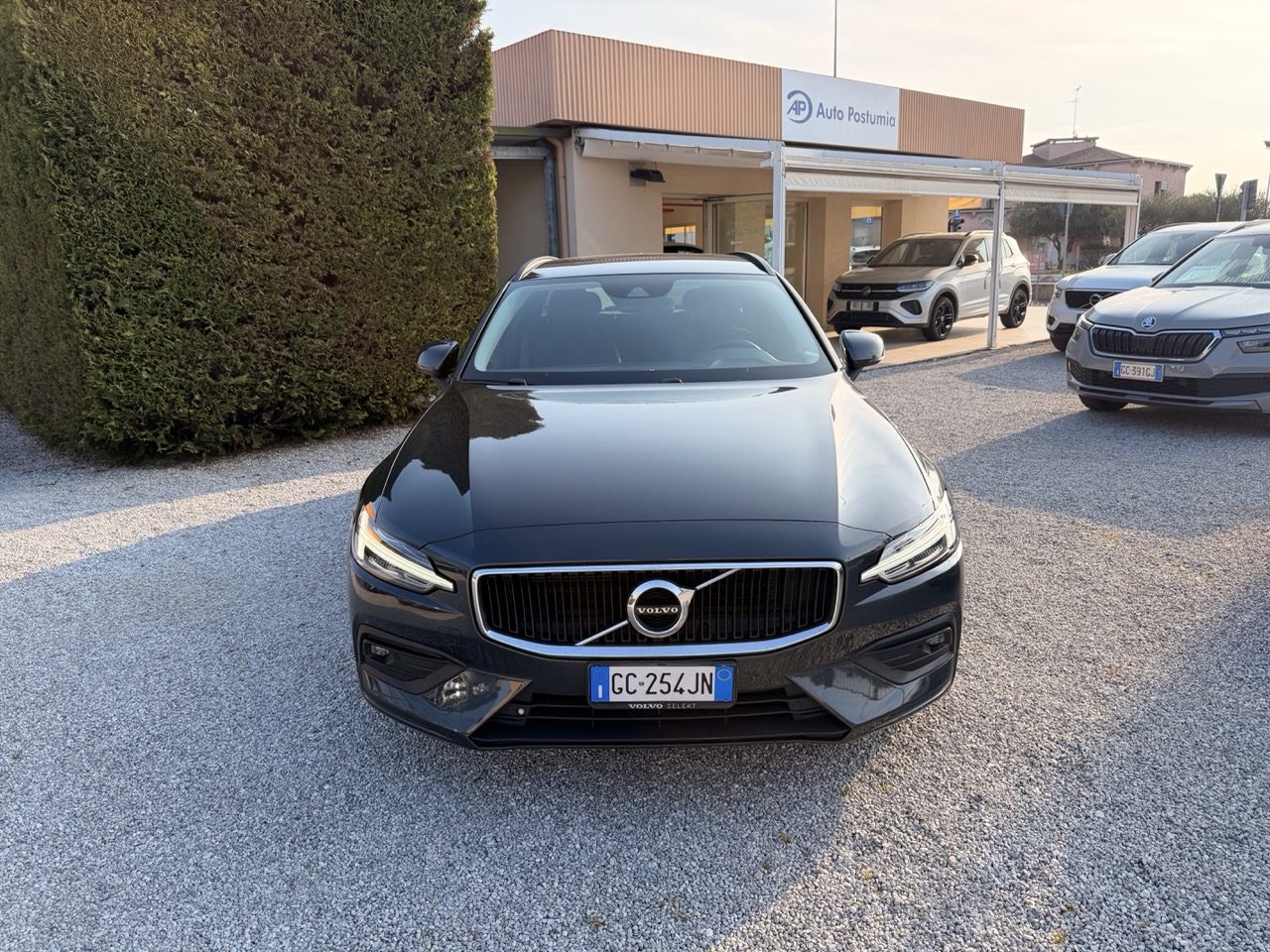 Volvo V60 2.0 d3 150 cv Business Geartronic - immagine 2