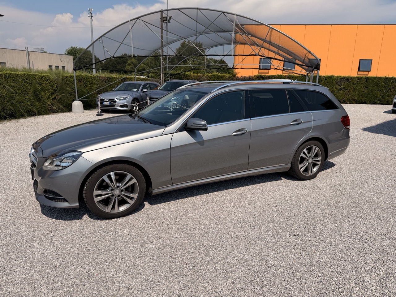 Mercedes-Benz E 220 SW bt Premium auto 2.2 cc 170 cv (CarFax disponibile) - immagine 3