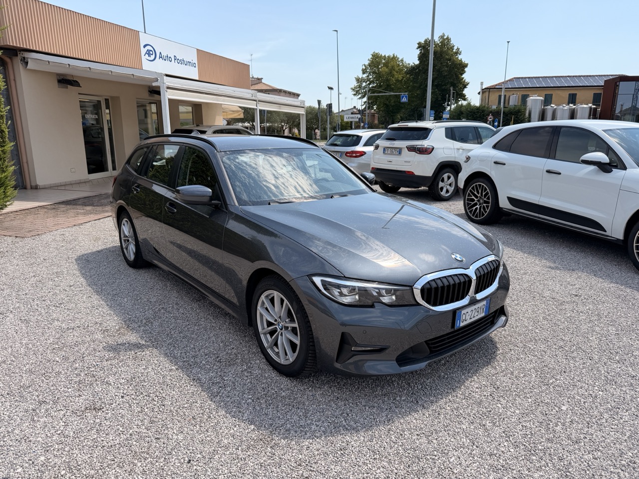 BMW 320 d Touring mhev 48V Xdrive Business Advantage auto - immagine 2