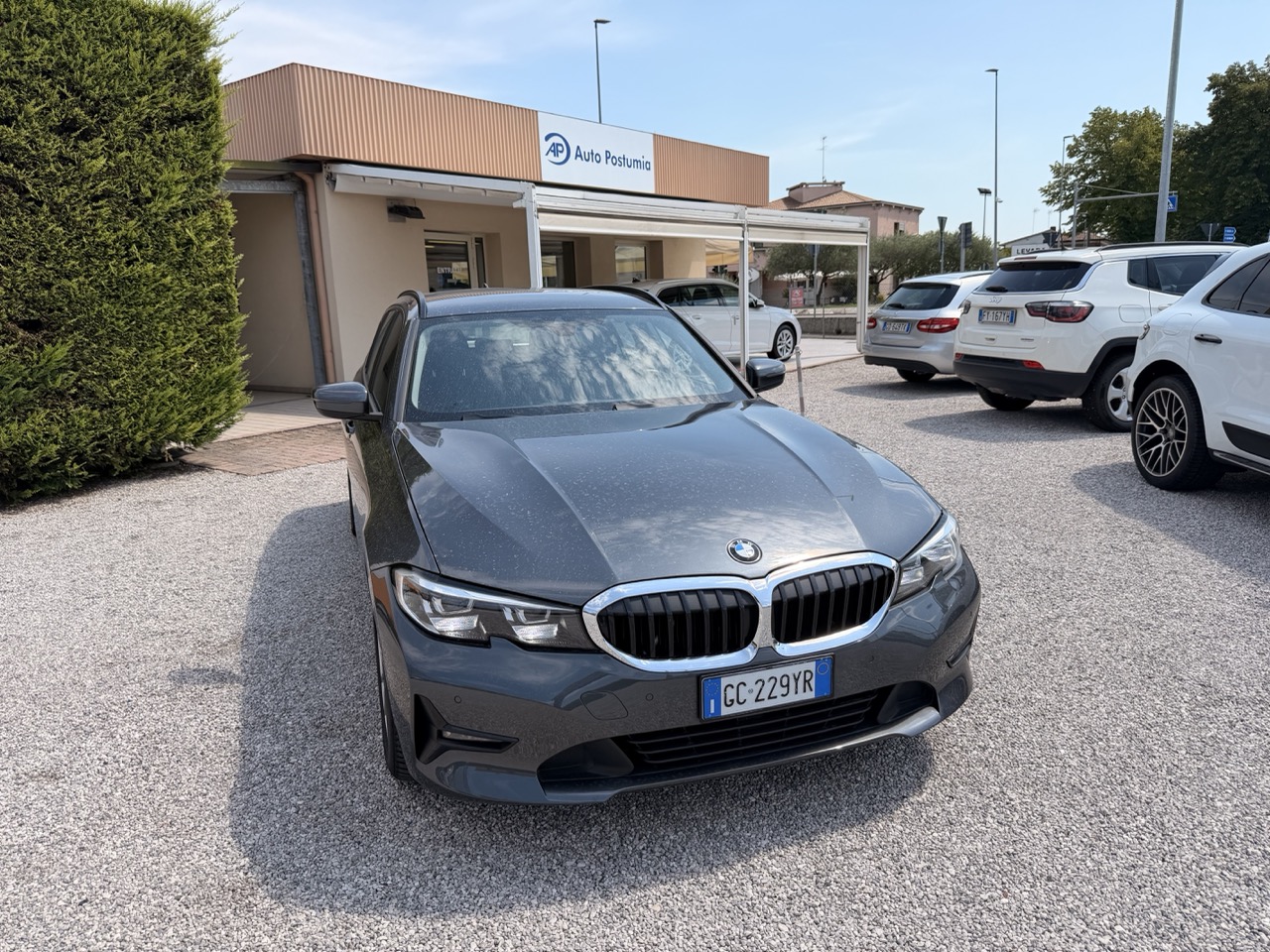 BMW 320 d Touring mhev 48V Xdrive Business Advantage auto - immagine 3