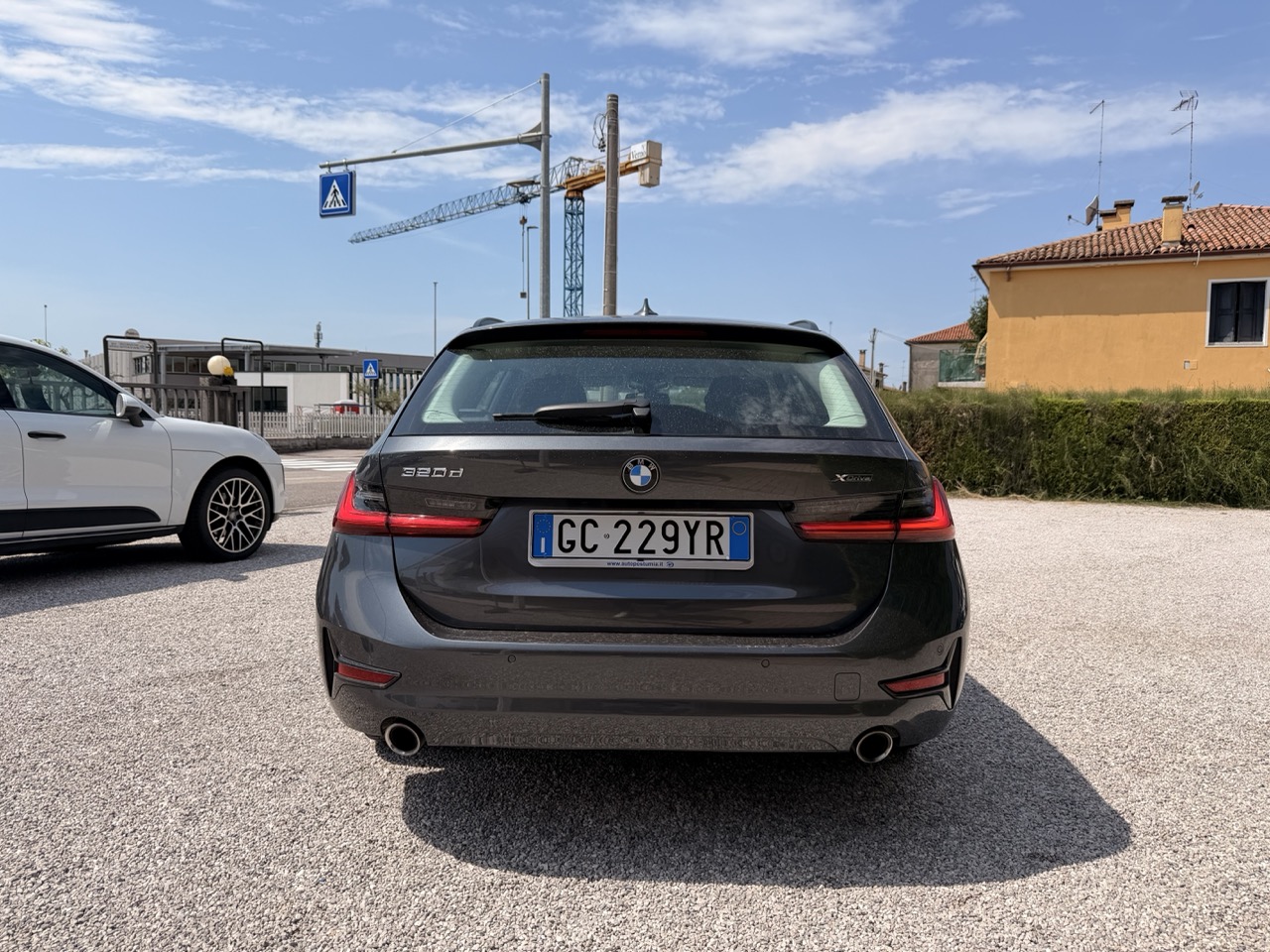 BMW 320 d Touring mhev 48V Xdrive Business Advantage auto - immagine 7