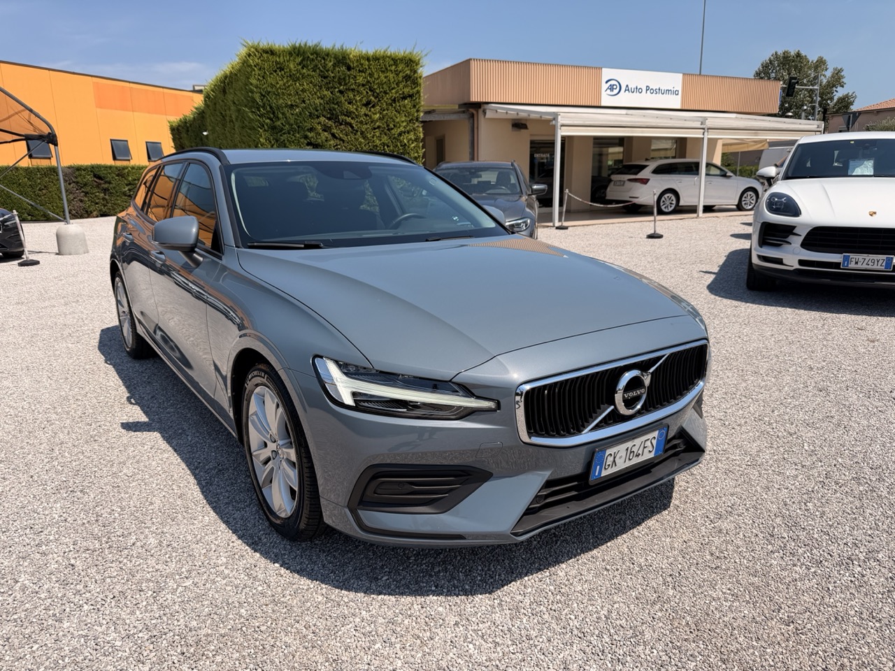 Volvo V60 V60 2.0cc 197cv b4 D Momentum Business auto - immagine 2