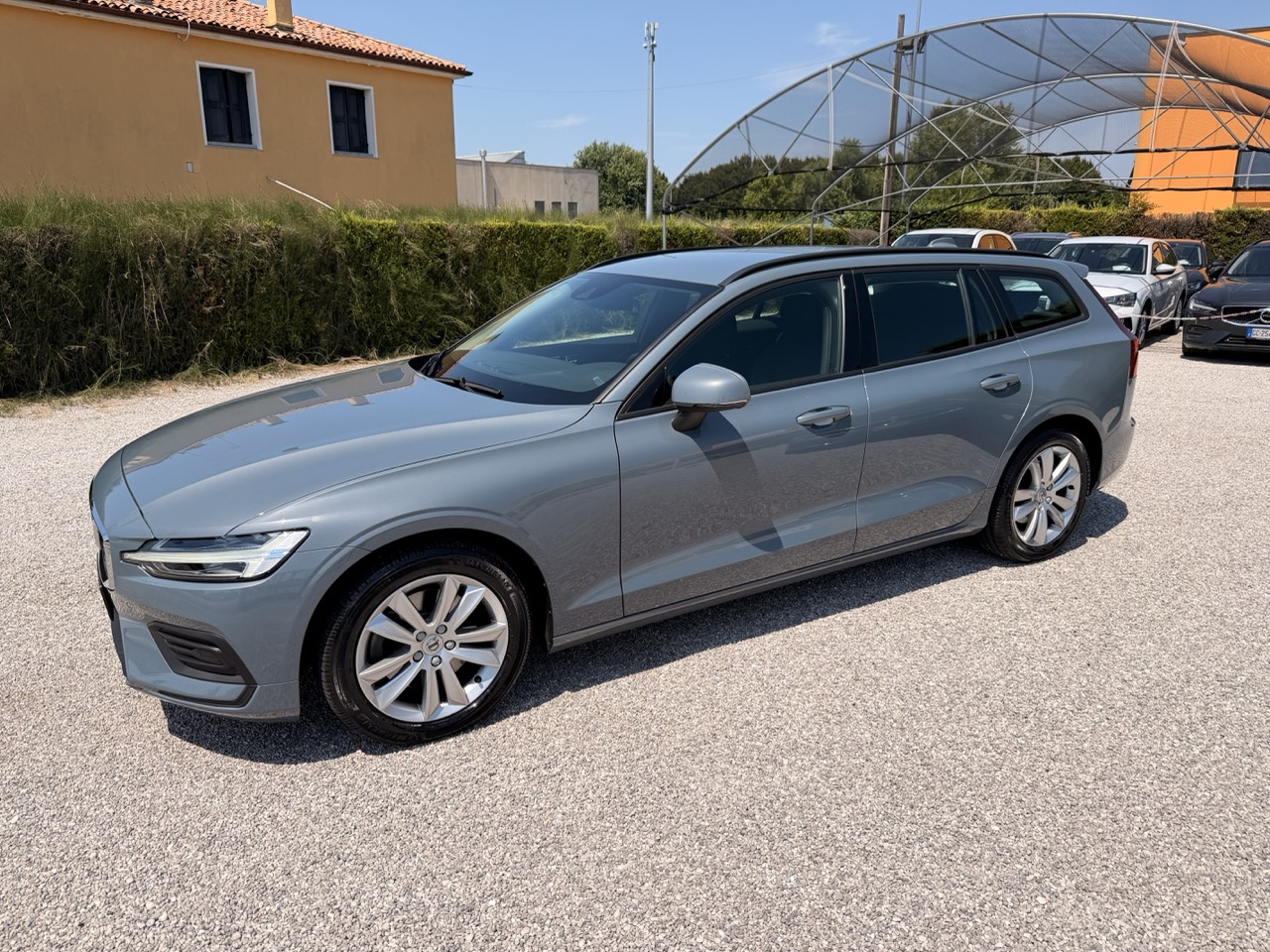 Volvo V60 V60 2.0cc 197cv b4 D Momentum Business auto - immagine 5