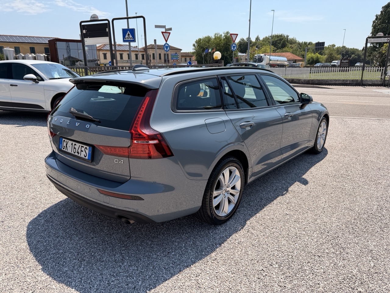 Volvo V60 V60 2.0cc 197cv b4 D Momentum Business auto - immagine 9