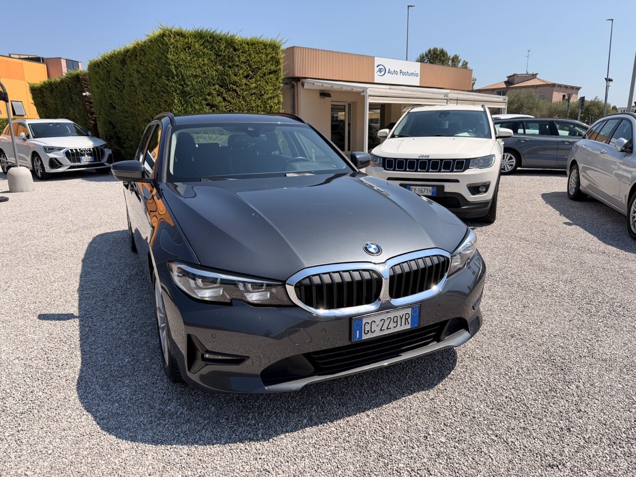 BMW 320 d Touring mhev 48V Xdrive Business Advantage auto - immagine 3
