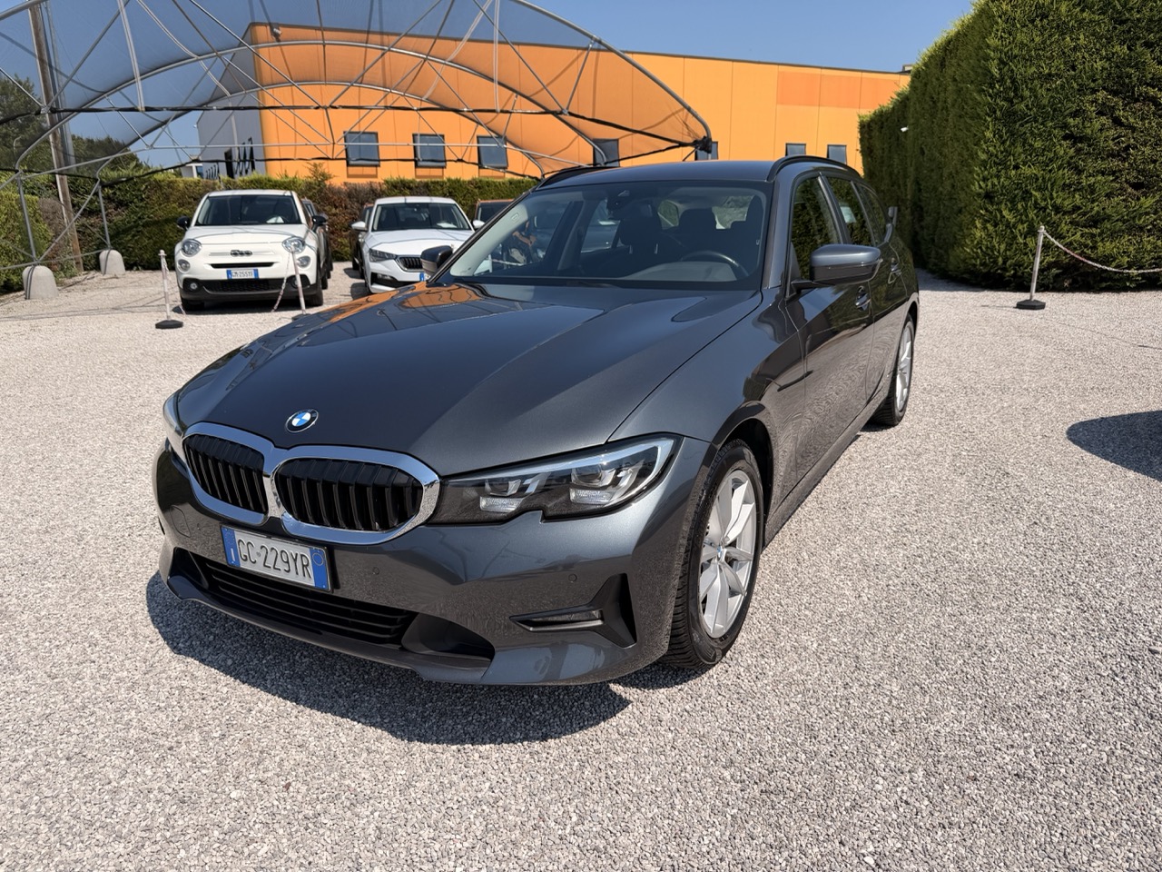 BMW 320 d Touring mhev 48V Xdrive Business Advantage auto - immagine 4