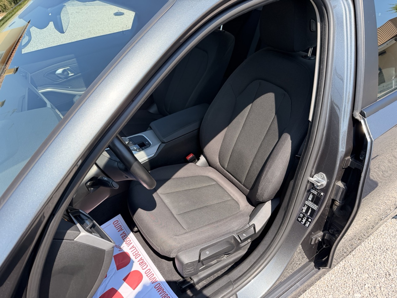 BMW 320 d Touring mhev 48V Xdrive Business Advantage auto - immagine 11