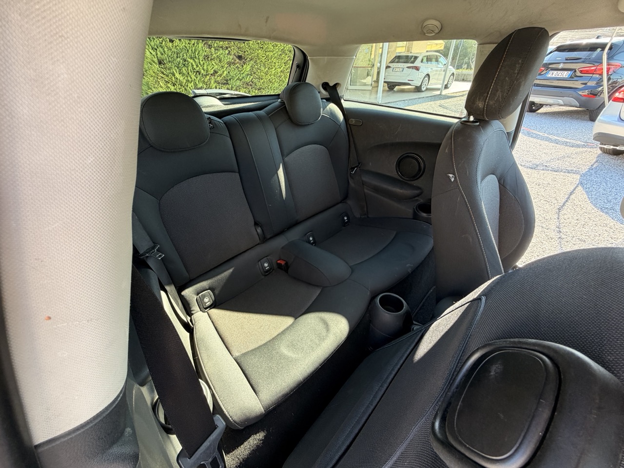 MINI Cooper D 1.5cc 116 cv - cambio manuale - immagine 11