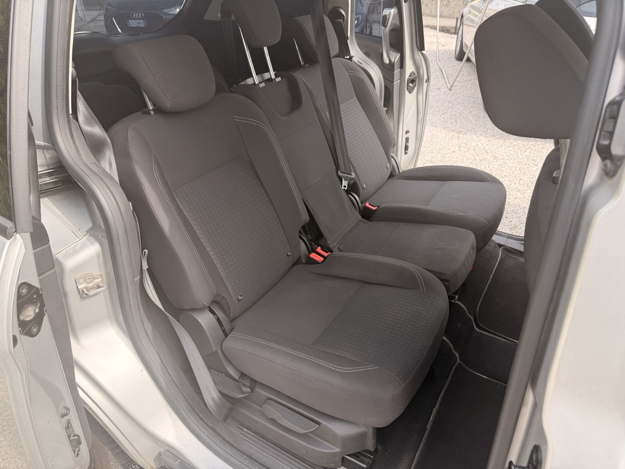 Ford C-Max C-Max7 1.5 tdci 120 Cc 7 Posti (Distribuzione Fatta) - immagine 11