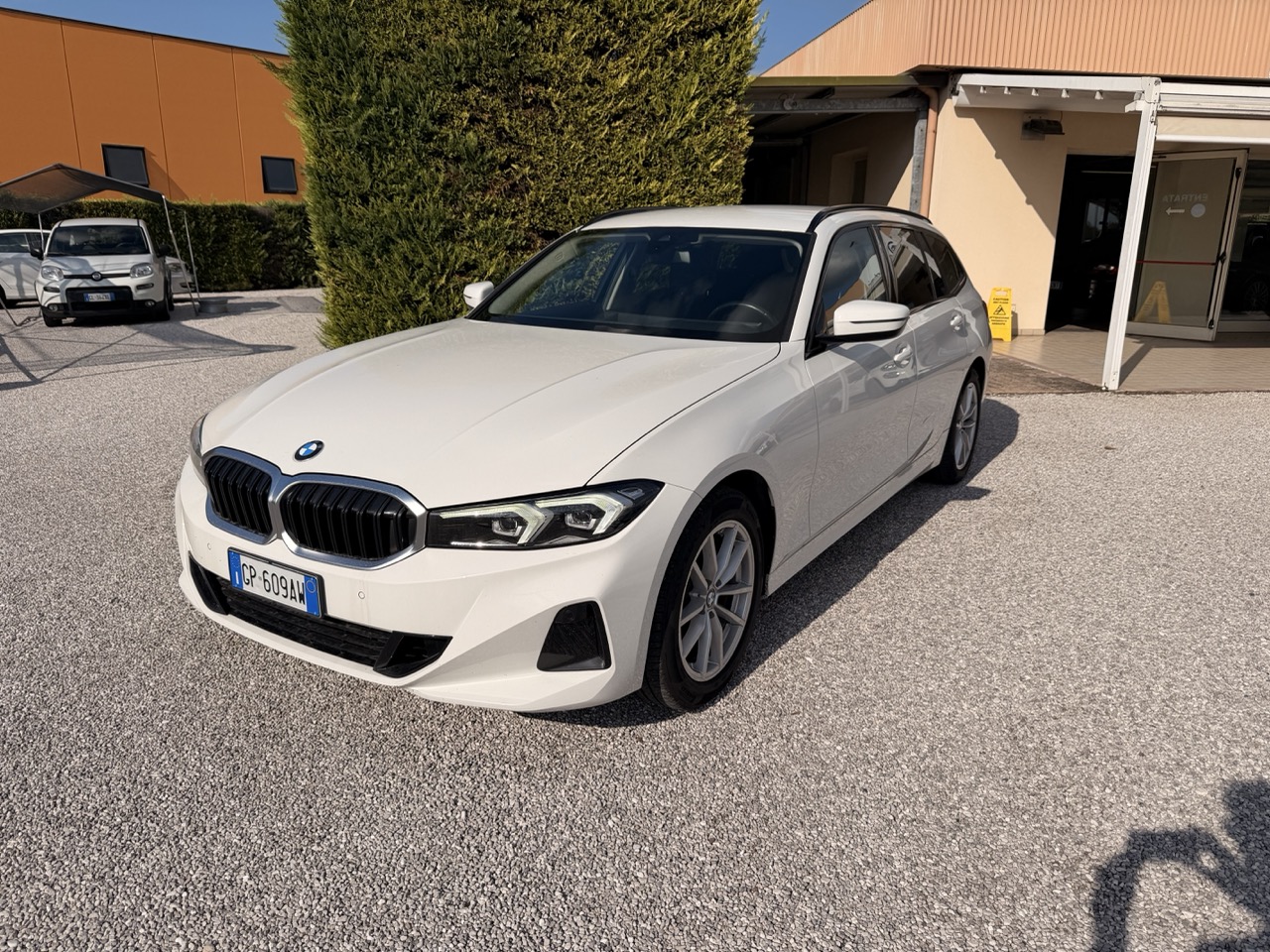 BMW 316 d Touring 316d Touring mhev 48V auto 2.0d 122 cv - immagine 2