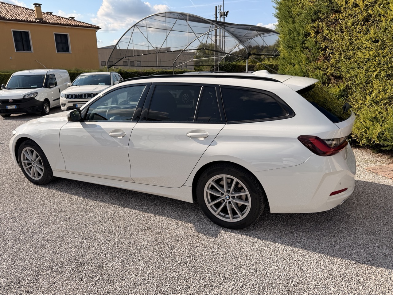 BMW 316 d Touring 316d Touring mhev 48V auto 2.0d 122 cv - immagine 3