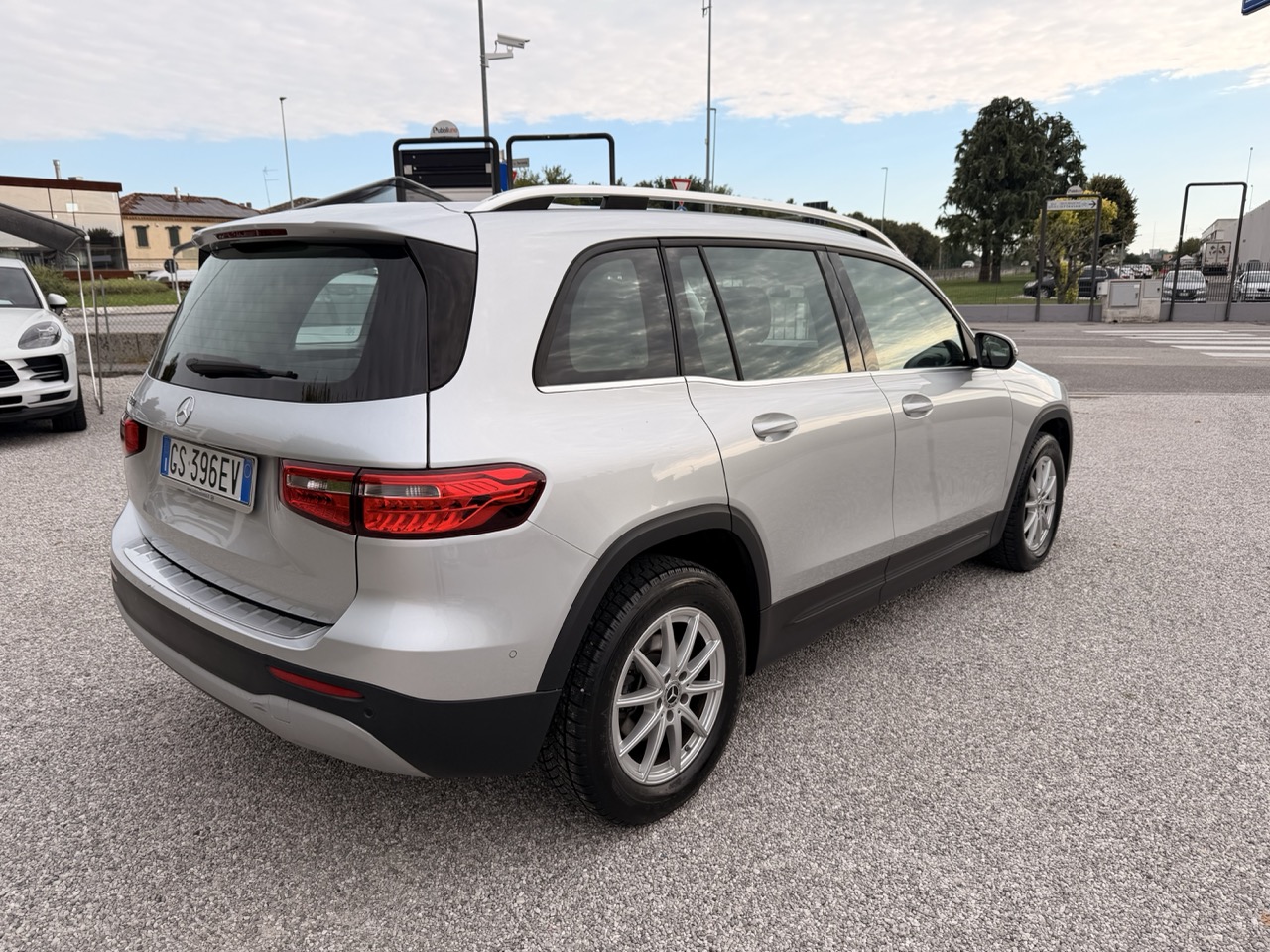 Mercedes-Benz GLB 180 d Business auto 2.0d 116cv - immagine 8