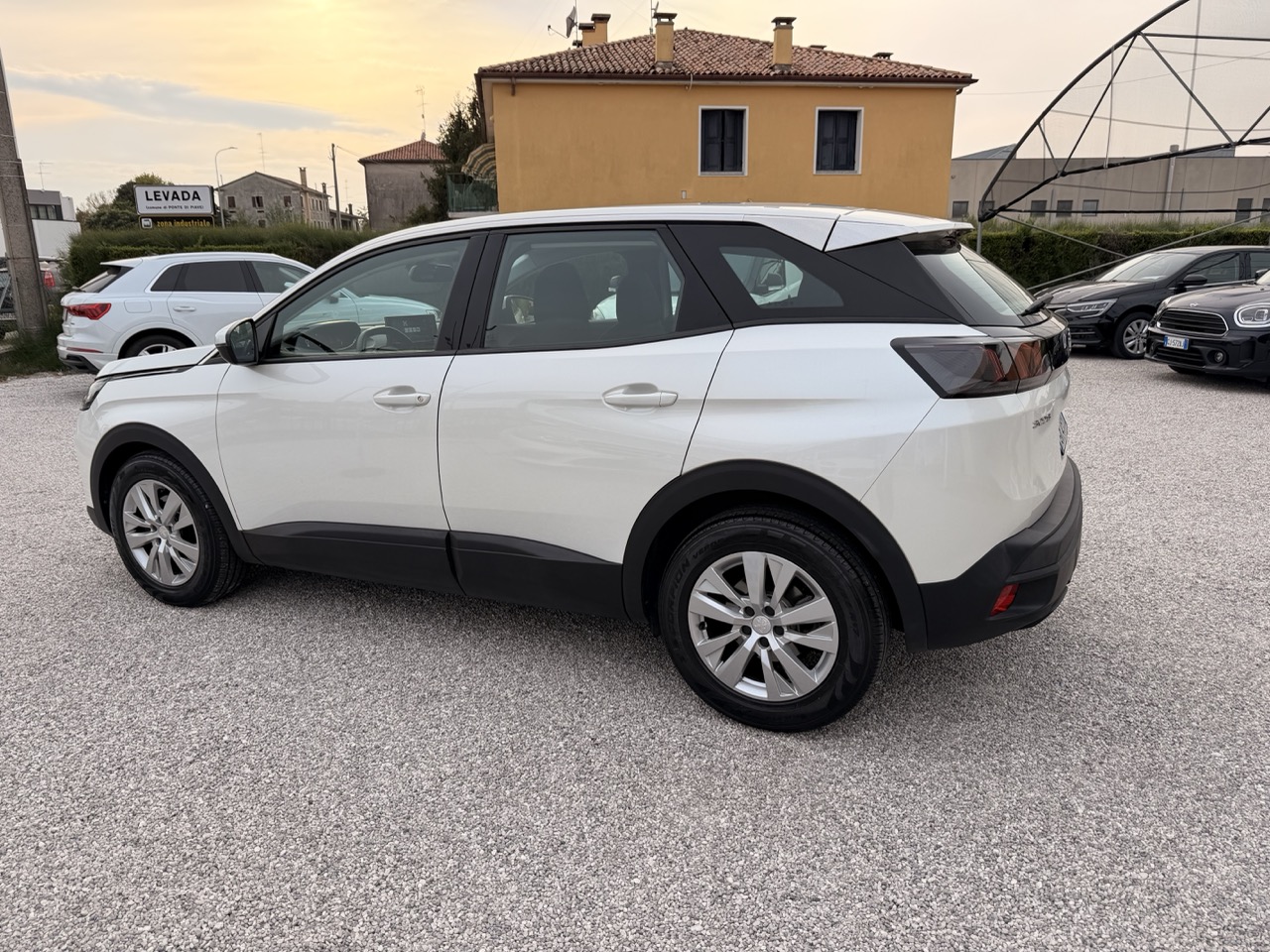 Peugeot 3008 1.5 bluehdi Active Business EaT8 (retrocamera, sensori, virtual Cockpit) - immagine 5