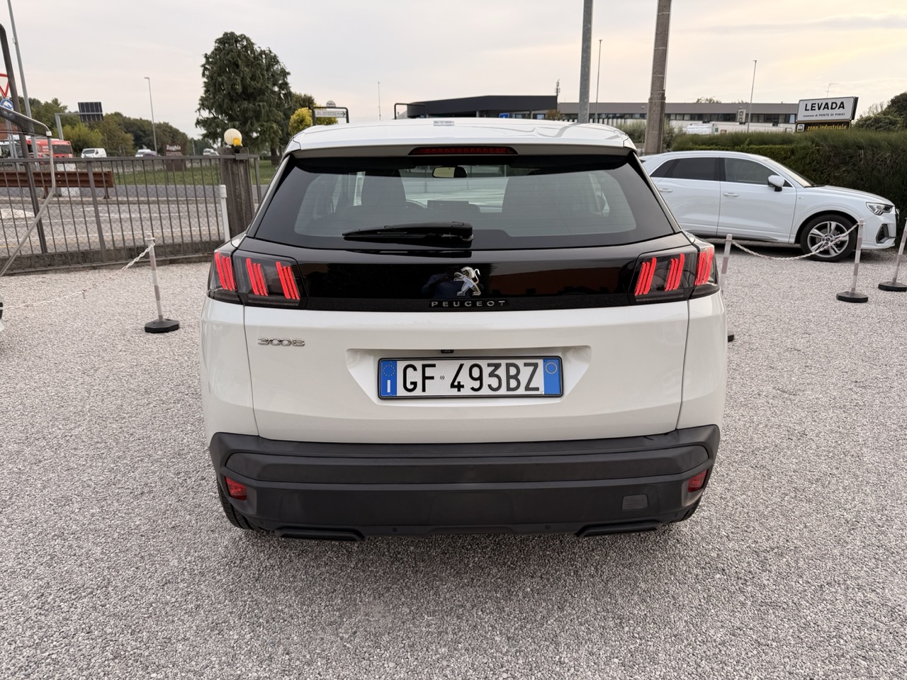 Peugeot 3008 1.5 bluehdi Active Business EaT8 (retrocamera, sensori, virtual Cockpit) - immagine 7