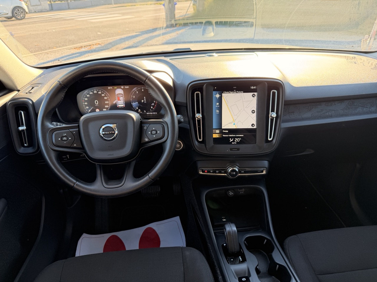 Volvo XC40 1.5 t2 129 cv Business Automatico (No vincoli di finanziamento) - immagine 9