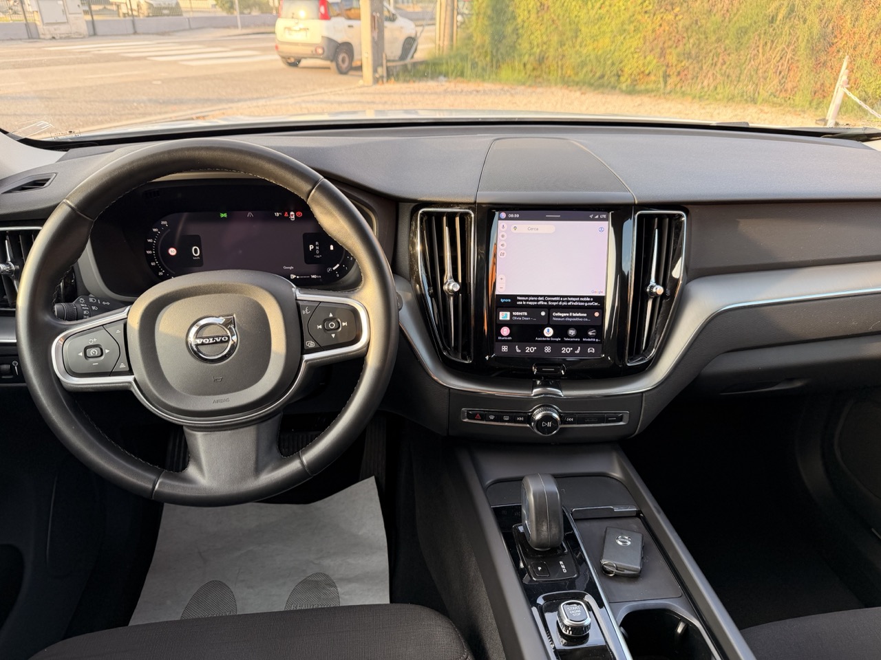 Volvo XC60 2.0 b4 d Business Auto - immagine 10