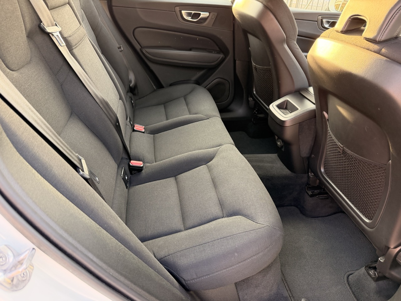 Volvo XC60 2.0 b4 d Business Auto - immagine 13
