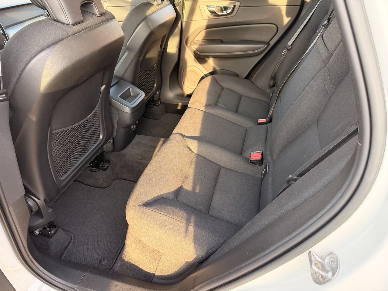 Volvo XC60 2.0 b4 d Business Auto - immagine 14