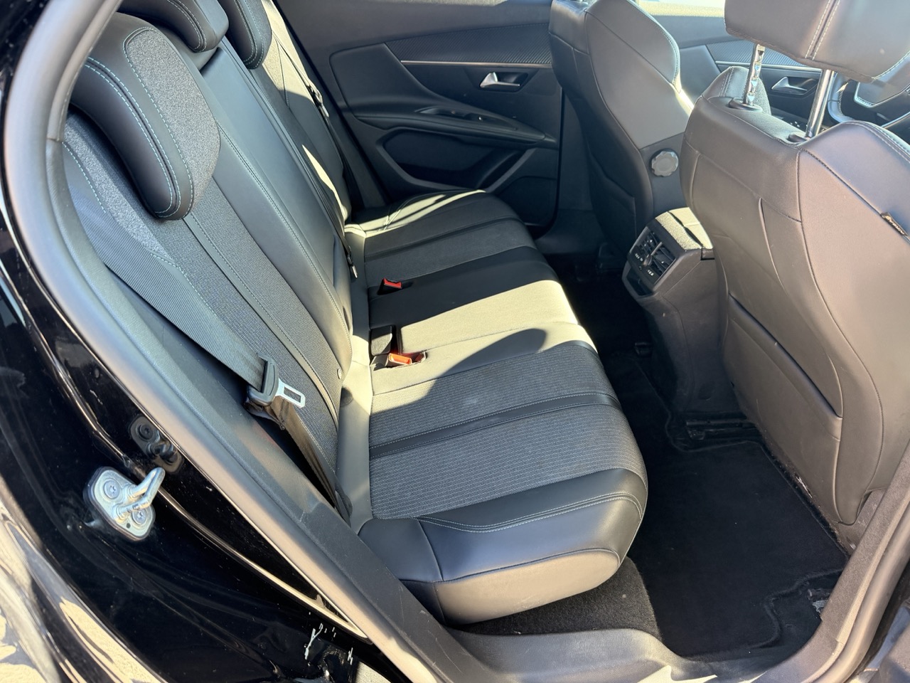 Peugeot 3008 1.5 bluehdi 131 cv Allure Pack Auto *Distribuzione fatta - No vincoli finanziamento* - immagine 13